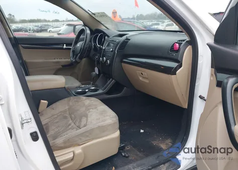 2011 Kia Sorento Lx z USA, uszkodzony, nr VIN 5XYKT3A16BG031453